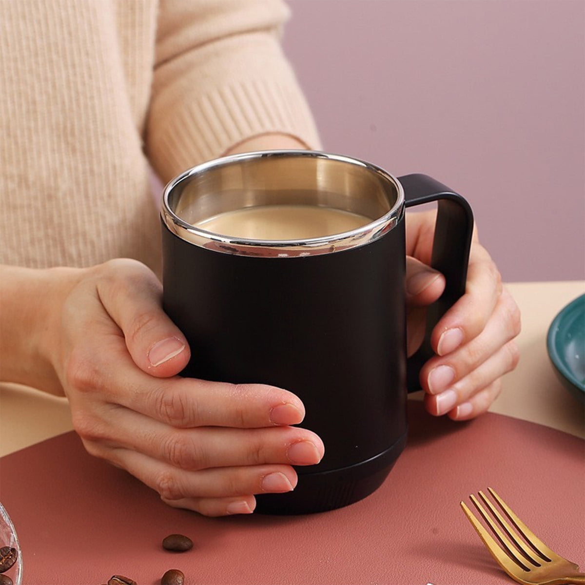 Insulated Camping Mug with Lid and Handle, 460 ml Double-Wall Steel Cup - Image 4